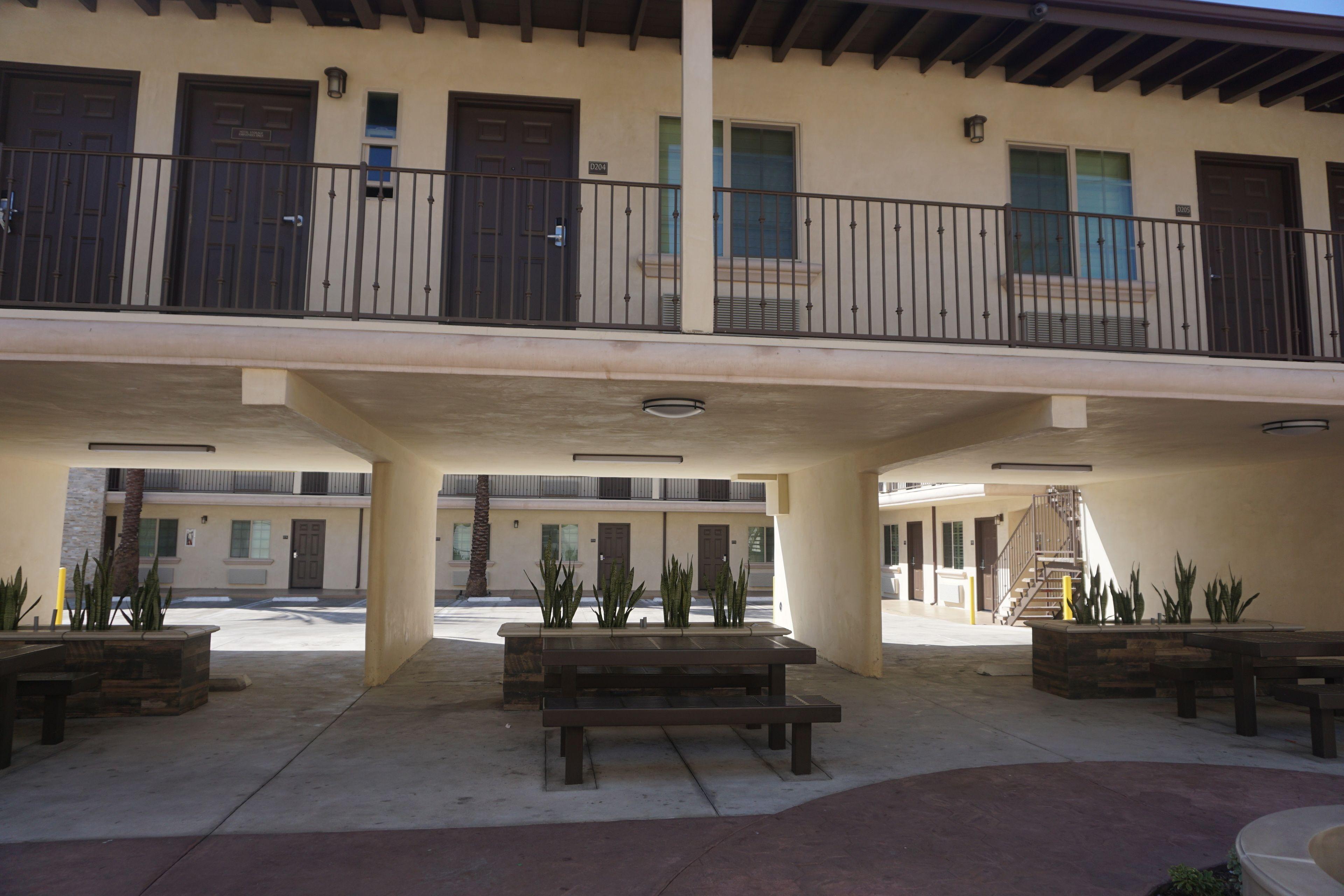 Tuscan Garden Inn, Los Angeles